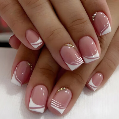 Manicure in un centro estetico