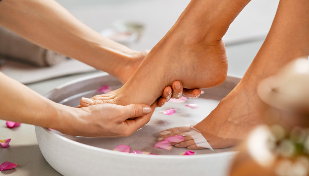 Pedicure estetico in un centro estetico