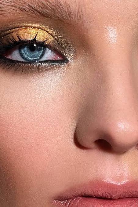 Trucco in un centro estetico